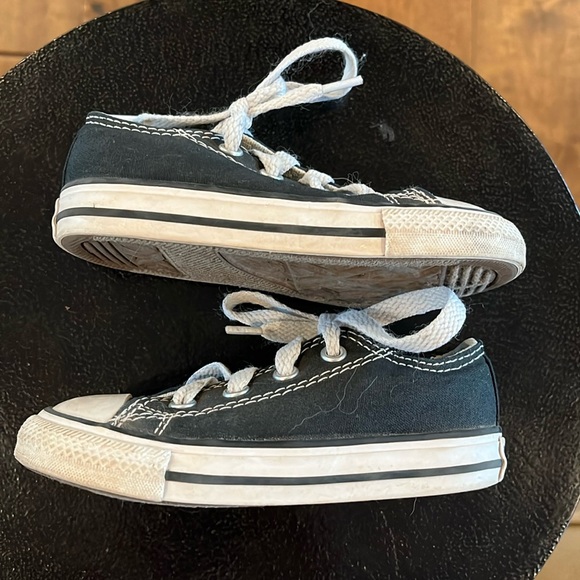 Baby Chuck Taylor Converse, Size 7 - Picture 7 of 9